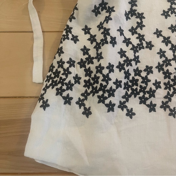 Beautiful Mimi Maternity sleeveless linen top, white with black flowers, Small - Picture 2 of 6